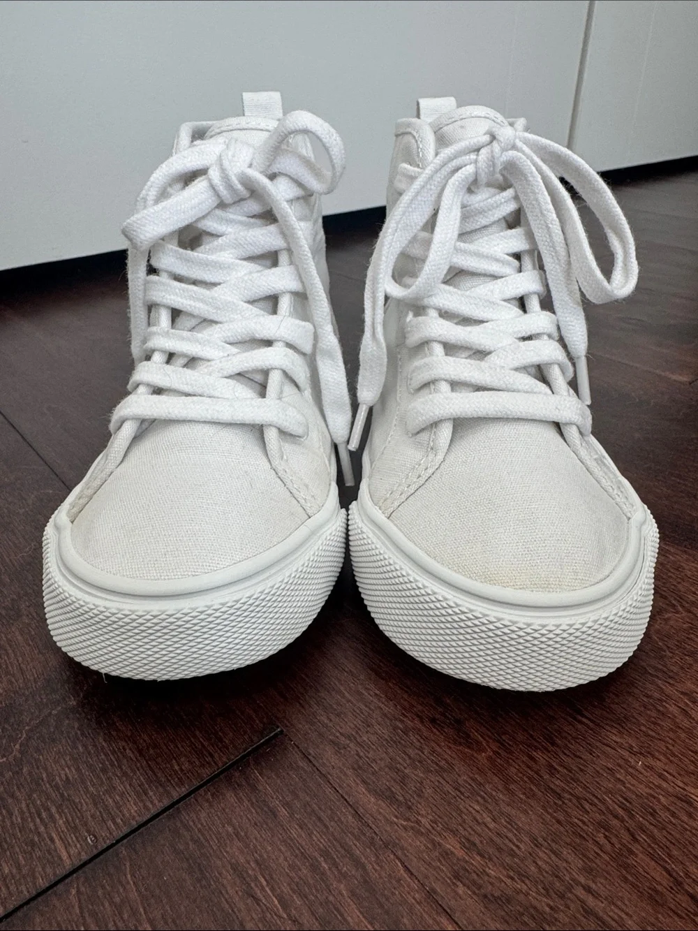 Old Navy White High Tops Shoes Casual Chic Fashion Sneakers, size 12